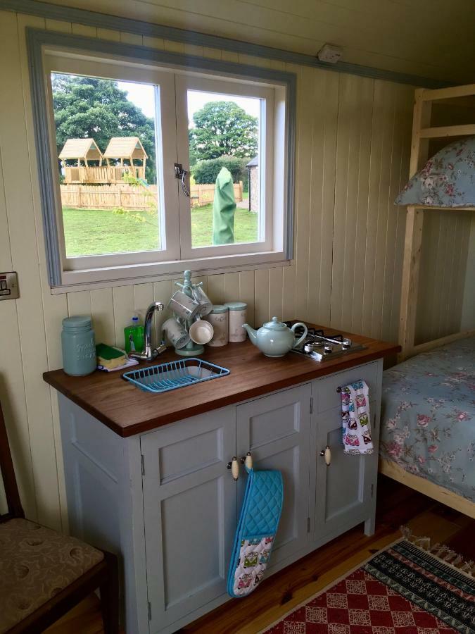 ホテルBluebell Lane Glamping ニューリー エクステリア 写真